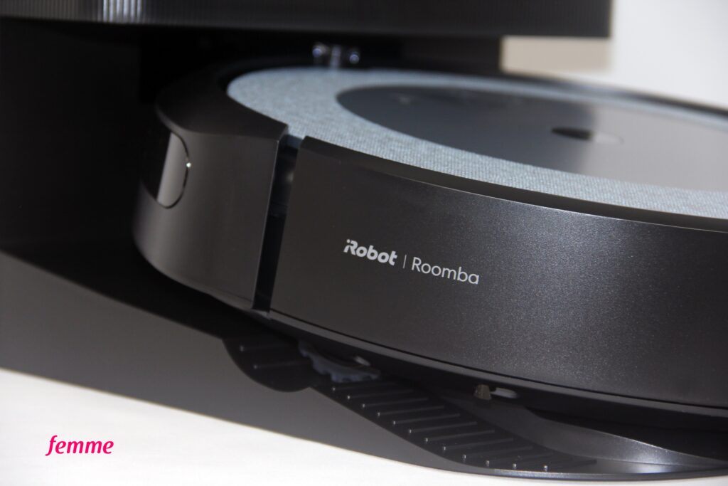 Roomba Combo® i5+ in HomeBase